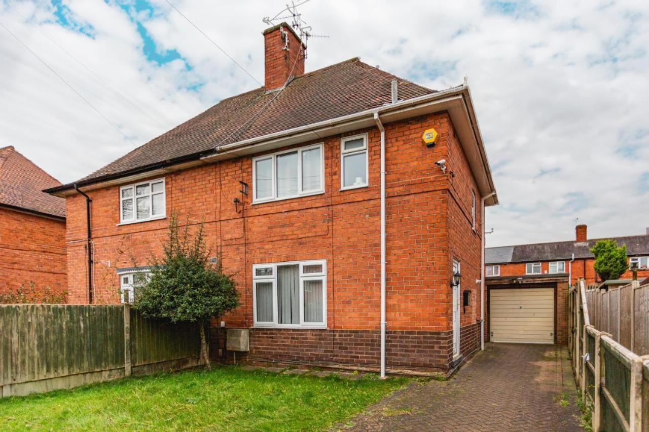 Spacious 3-Br Getaway Soak In The Private Hot Tub Villa Nottingham Exterior photo